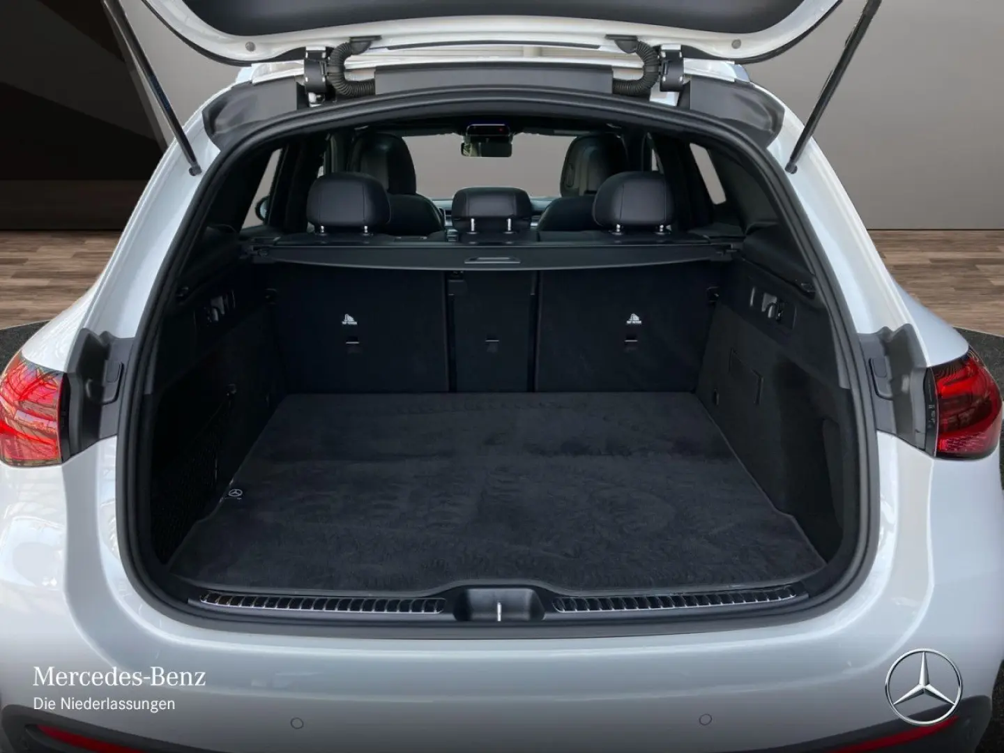GLC 220 d 4M AMG/Burmest/Pano/AdvPak/ParkPakKam
