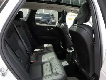 XC60 T6 Recharge Inscription Expression AWD PANO