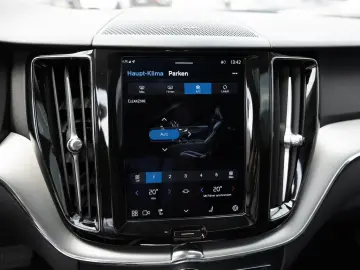 XC60 T6 Recharge Inscription Expression AWD PANO