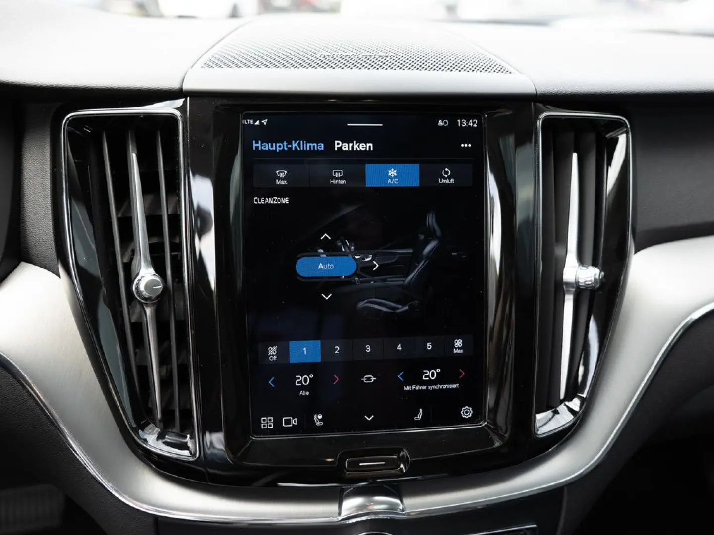 XC60 T6 Recharge Inscription Expression AWD PANO