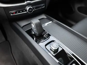 XC60 T6 Recharge Inscription Expression AWD PANO