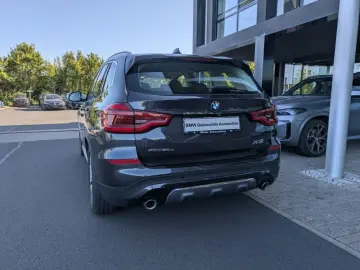 X3 xDrive30e Luxury Line LiveCockpit. HeadUp.