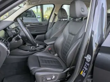 X3 xDrive30e Luxury Line LiveCockpit. HeadUp.