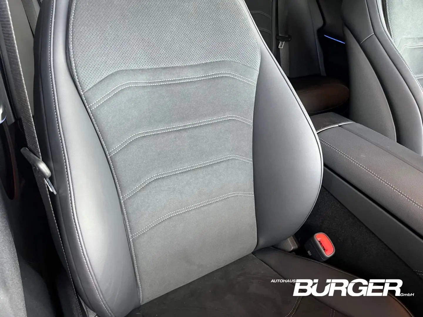 E 220 AMG Pano ACC Navi Leder Digitales Cockpit 