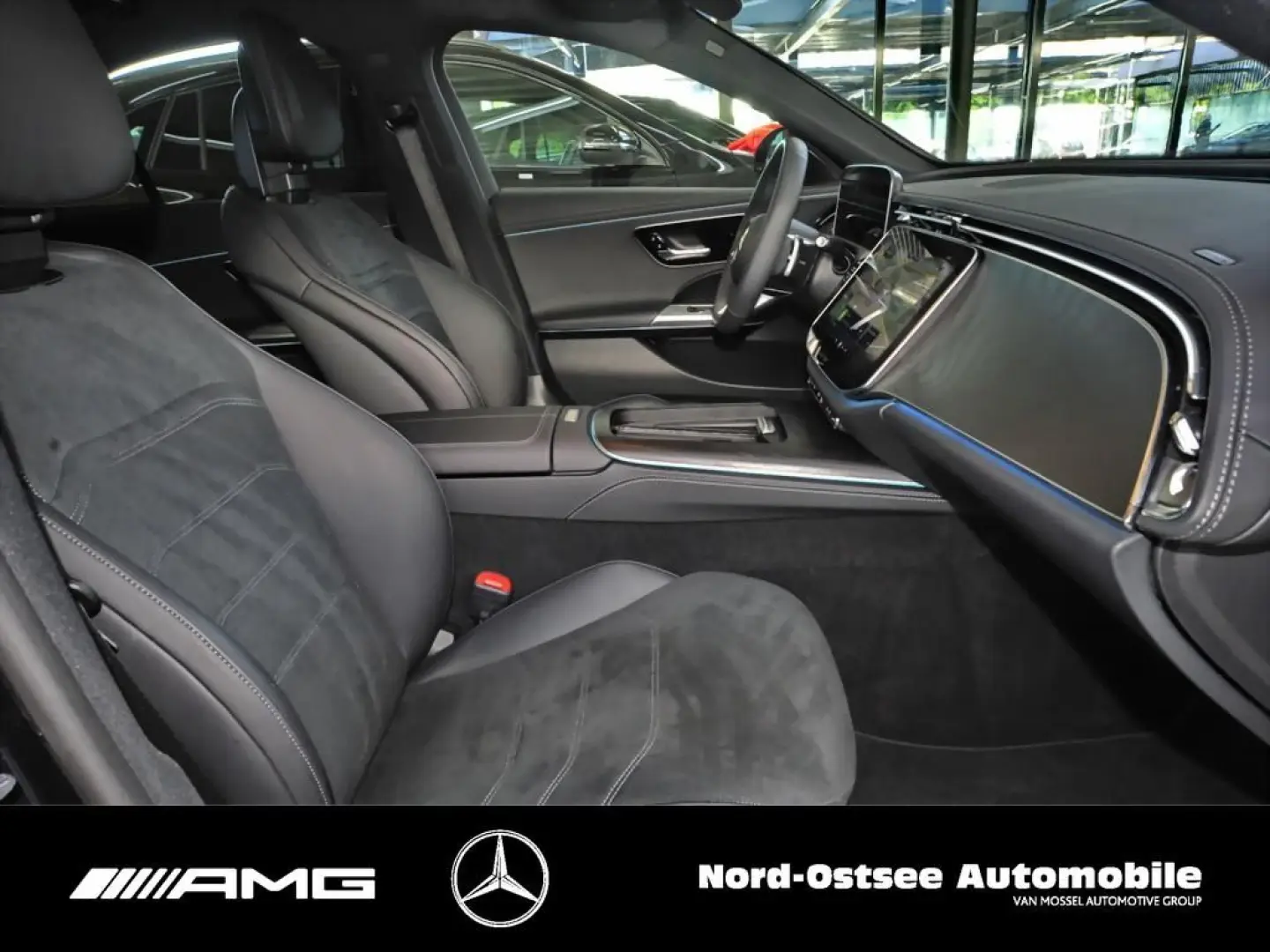 E 220 d AMG KAMERA AHK DISTR. LED KEYLESS ADV.
