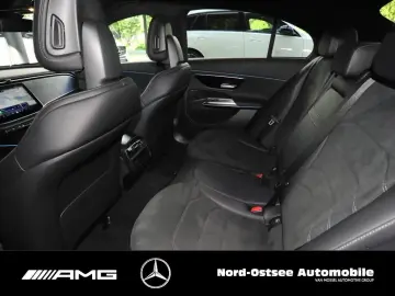 E 220 d AMG KAMERA AHK DISTR. LED KEYLESS ADV.