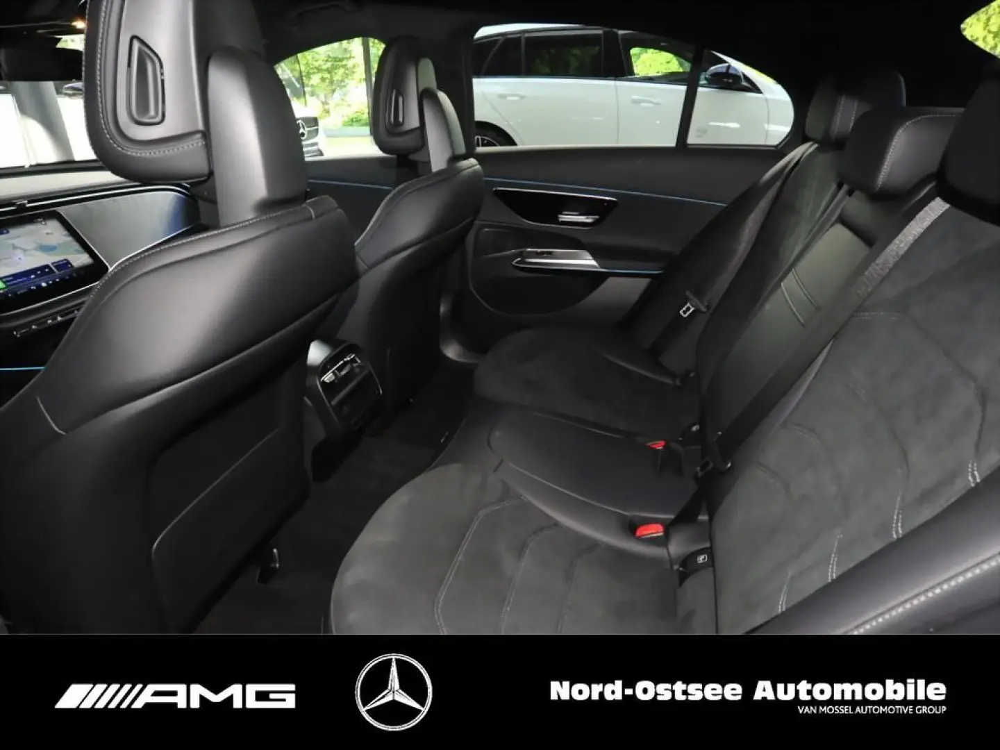 E 220 d AMG KAMERA AHK DISTR. LED KEYLESS ADV.