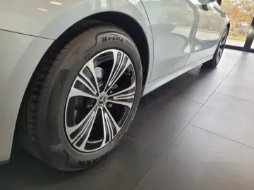 E 220 d AVANTGARDE ADVANCED AHK 18