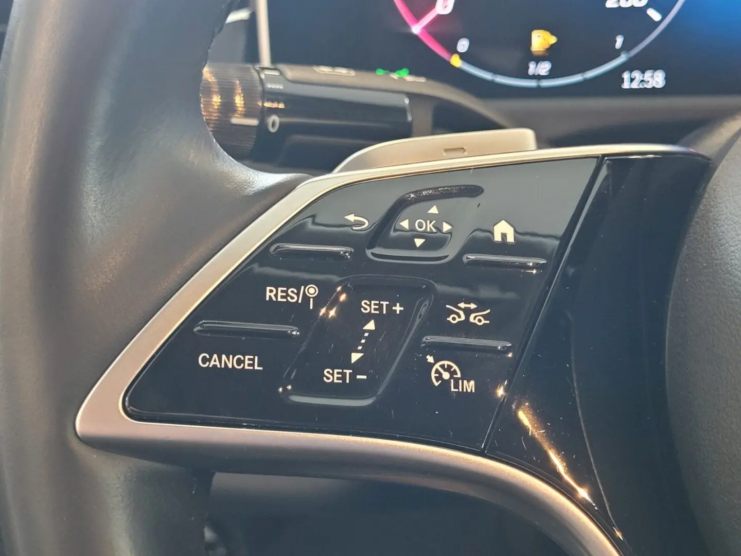 E 220 d AVANTGARDE ADVANCED AHK 18