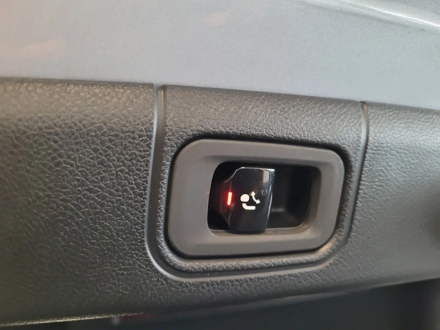 E 220 d AVANTGARDE ADVANCED AHK 18