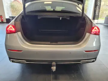 E 220 d AVANTGARDE ADVANCED AHK 18