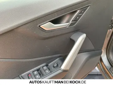 Q2 30 TFSI S line PDC NAVI DAB LED 4Season Klima