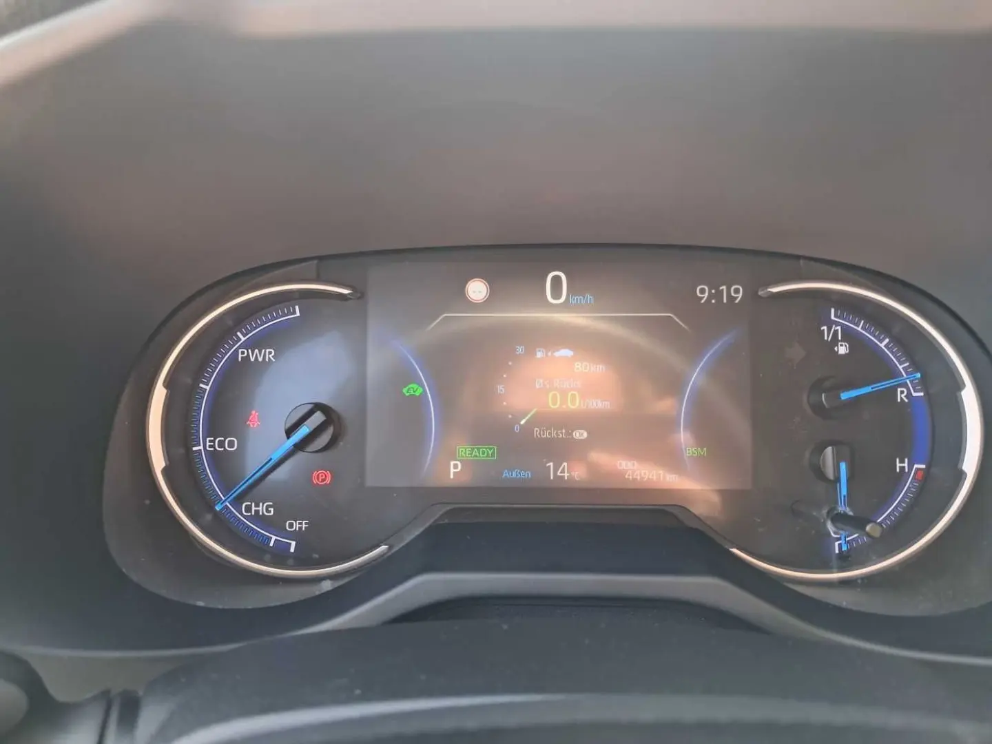 RAV4 Hybrid 2.5 4x4 Team Deutschland