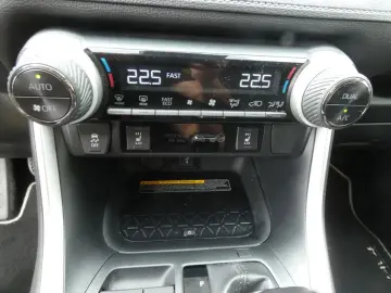 RAV 4 2.5 4x4 Hybrid Team D*AHK+Leder+SHZ+PDC