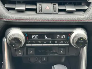 RAV4 Plug-in-Hybrid RAV 4 - AHK, LED, Navi, PDC,
