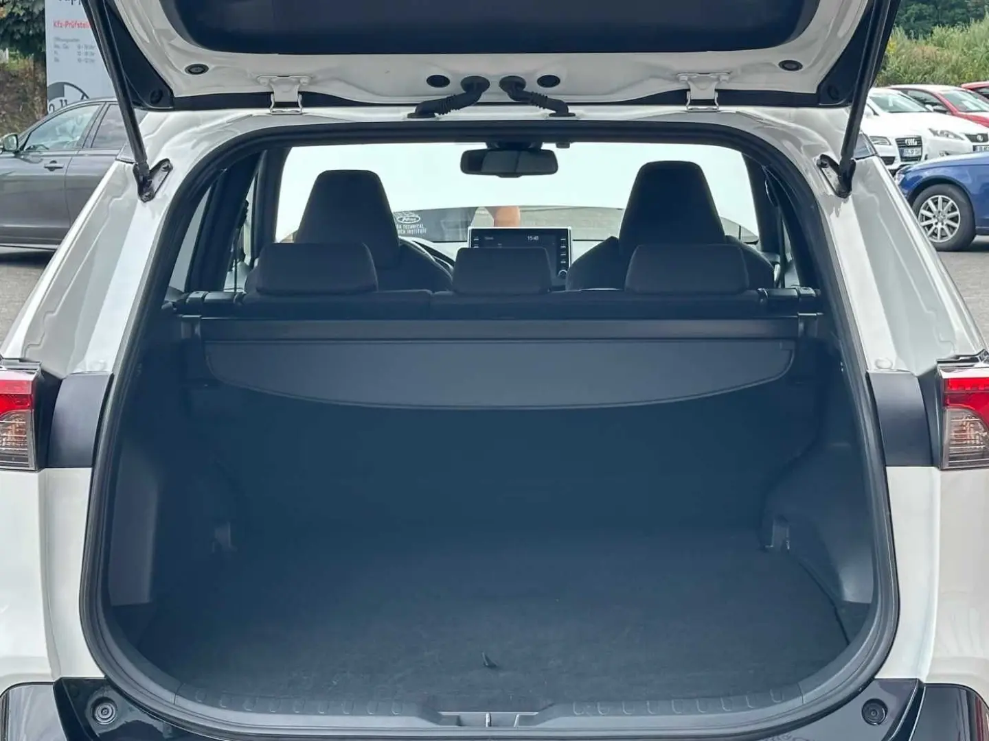 RAV4 Plug-in-Hybrid RAV 4 - AHK, LED, Navi, PDC,