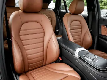 GLC 300 4M |AMG|LED|DISTR|NAVI|KEYL|PANO|KAM|SHZ