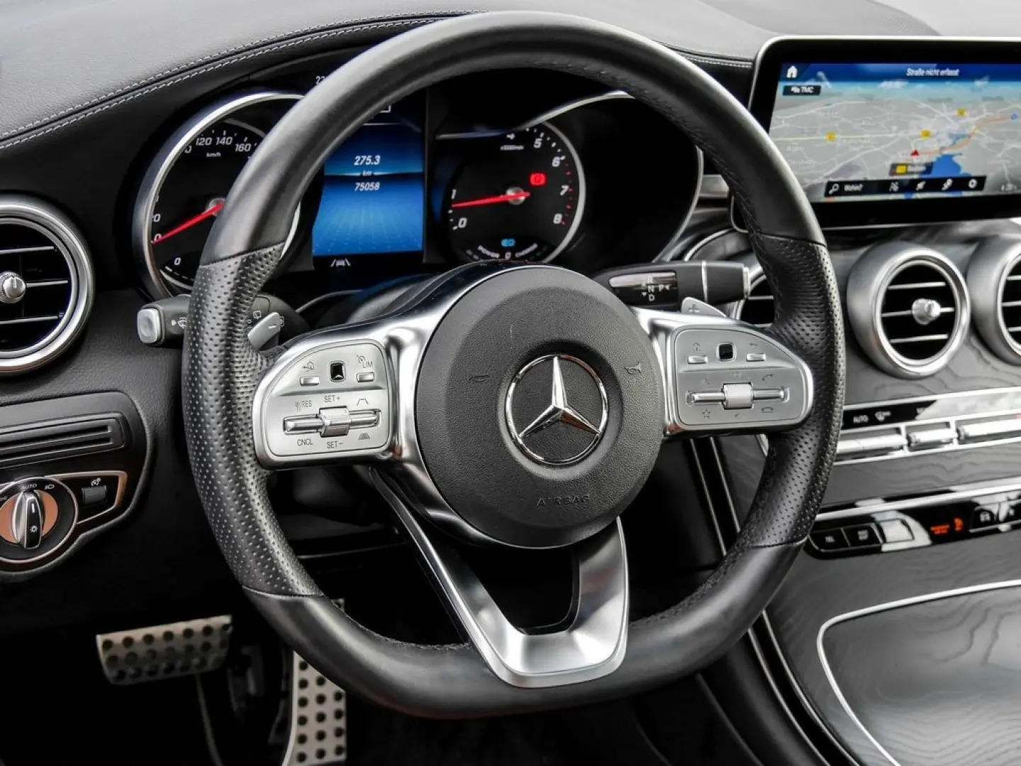GLC 300 4M |AMG|LED|DISTR|NAVI|KEYL|PANO|KAM|SHZ