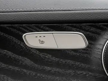 GLC 300 4M |AMG|LED|DISTR|NAVI|KEYL|PANO|KAM|SHZ