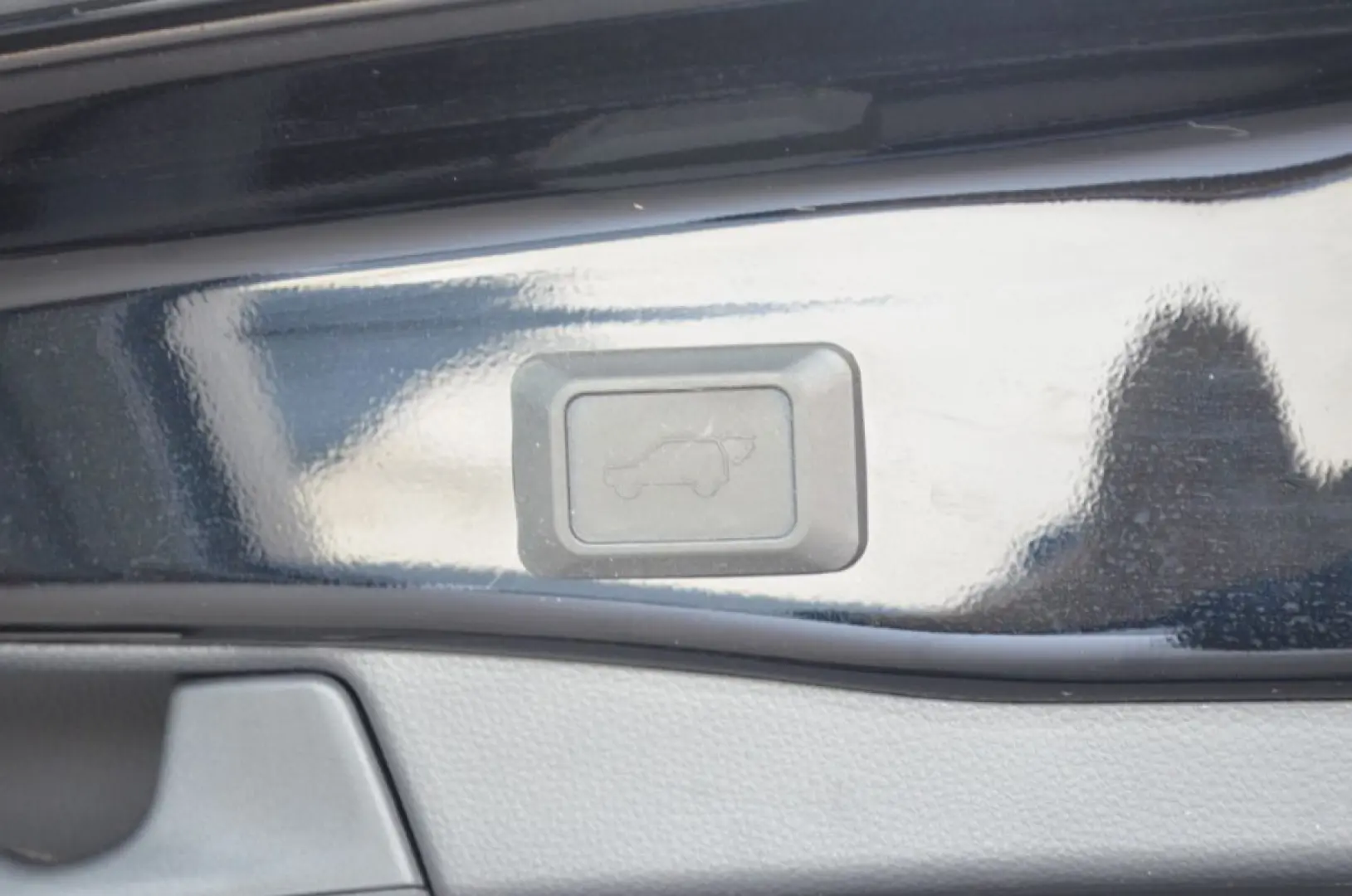 RAV 4 2.5 4x4 Hybrid Black Edition+360°CAM+NAVI+