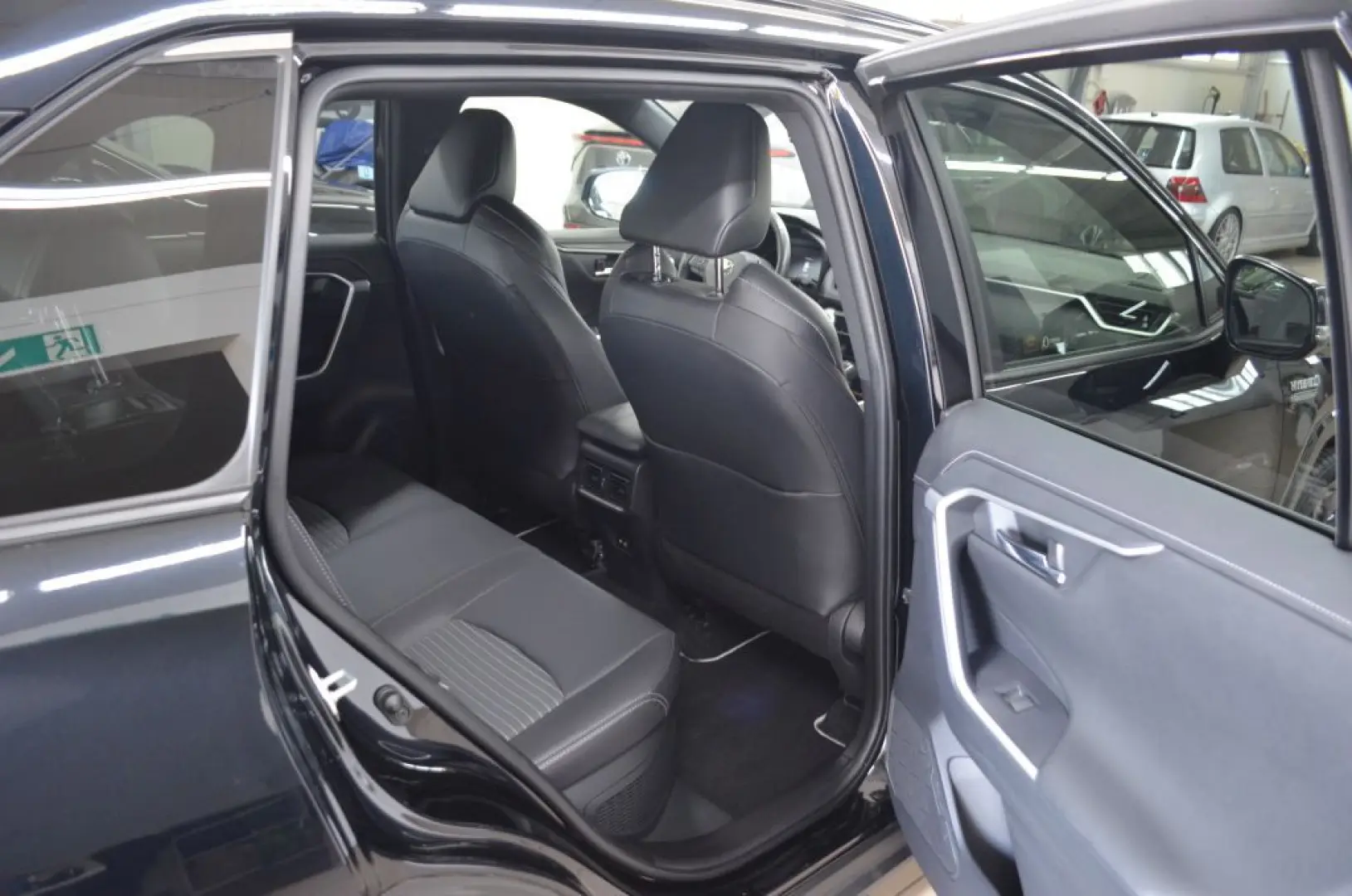 RAV 4 2.5 4x4 Hybrid Black Edition+360°CAM+NAVI+
