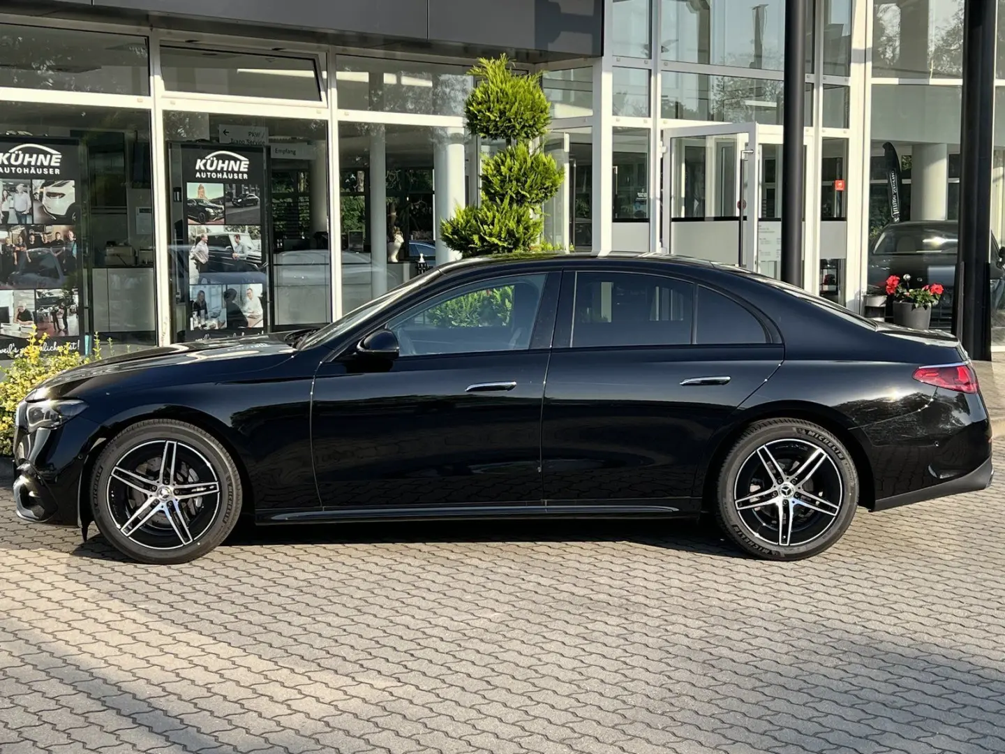 E 200 AMG Line Advance+Winter+Night+Schaden vorn