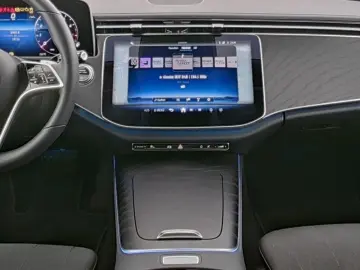 E 200 Avantgarde*DISTR*360*Memory*Keyless*Digita