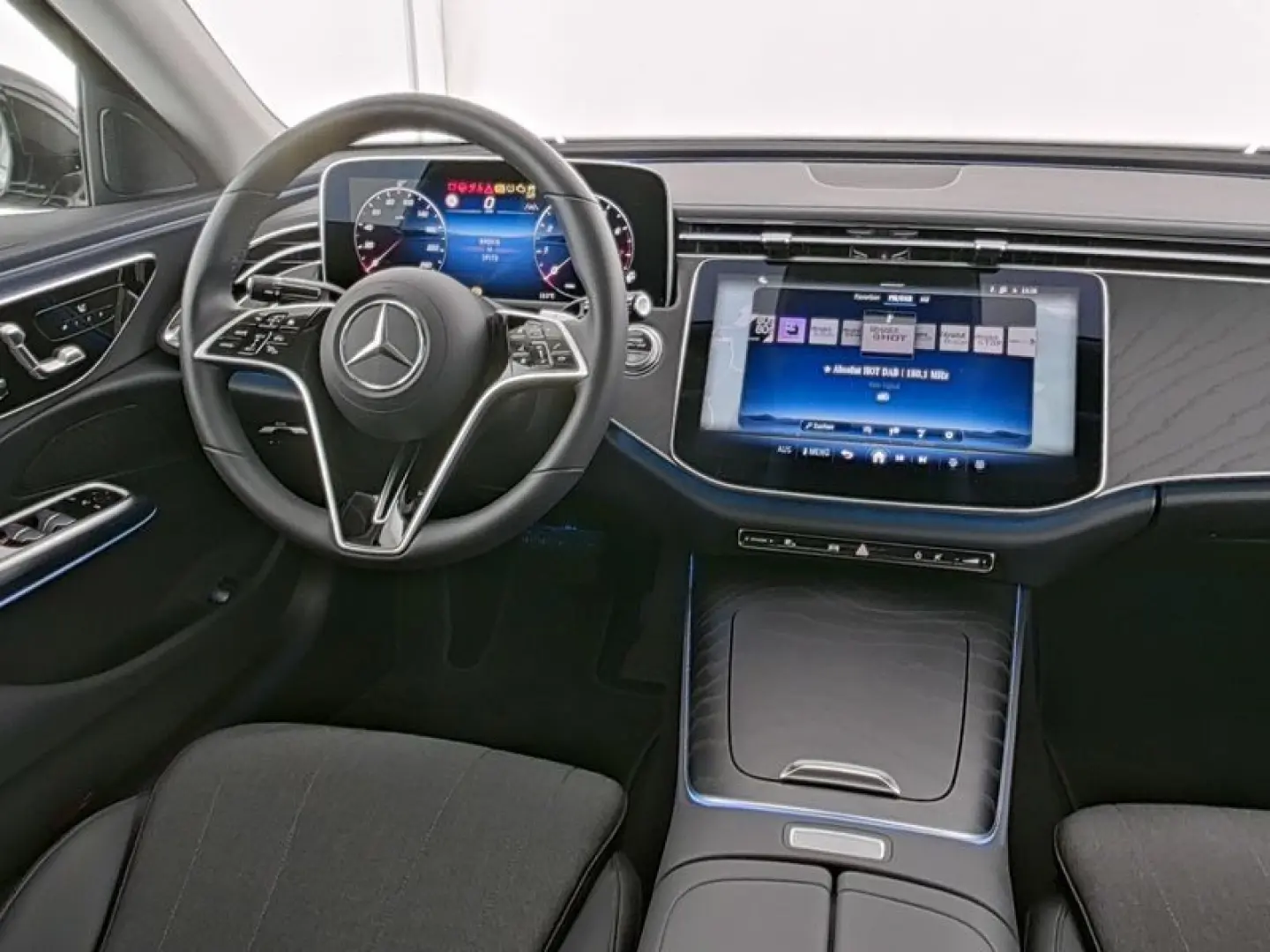 E 200 Avantgarde*DISTR*360*Memory*Keyless*Digita