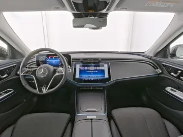 E 200 Avantgarde*DISTR*360*Memory*Keyless*Digita
