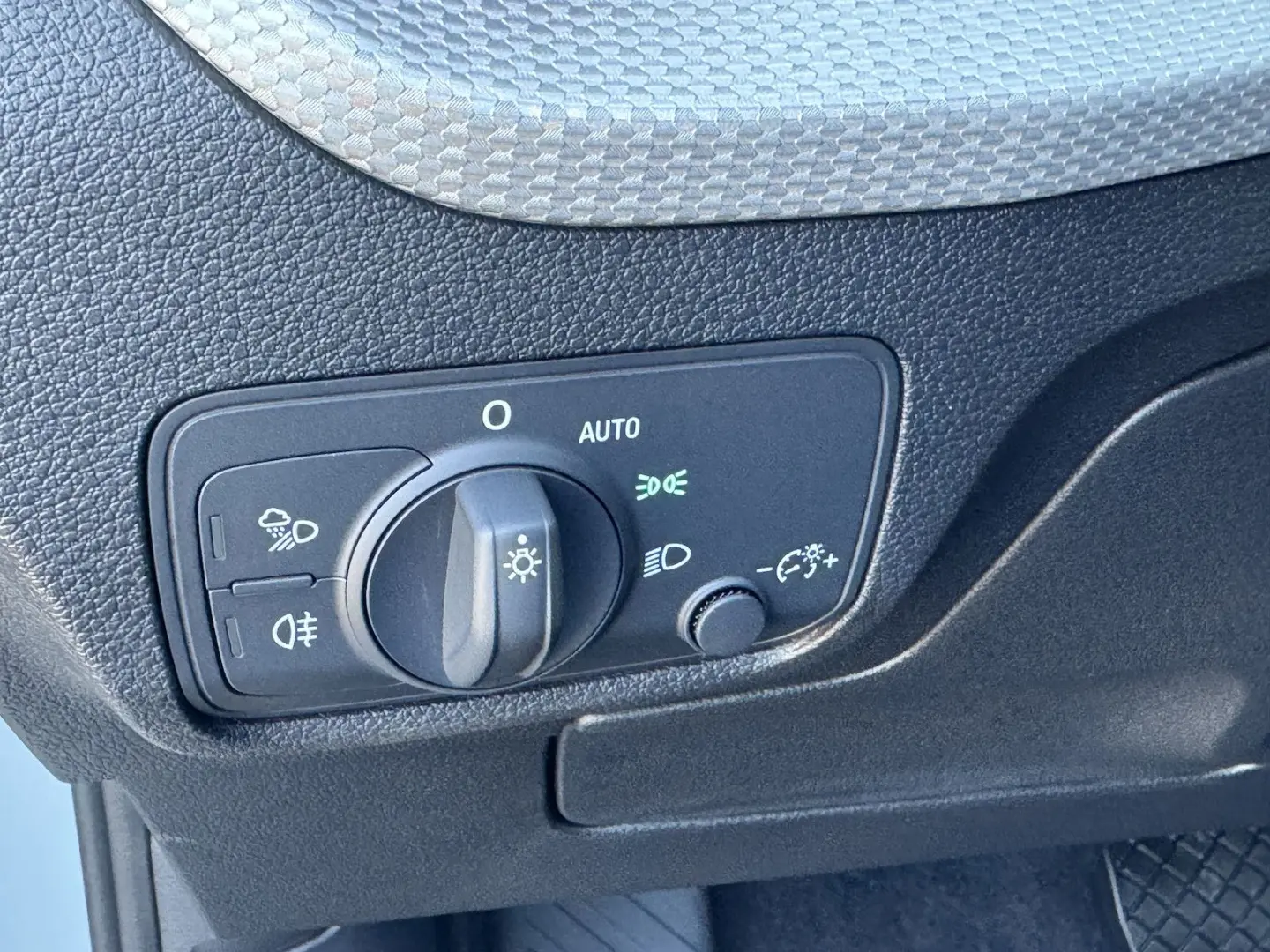 Q2 35 TFSI advanced *Matrix-LED/Virt.CP/Keyless/