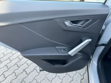 Q2 35 TFSI advanced *Matrix-LED/Virt.CP/Keyless/