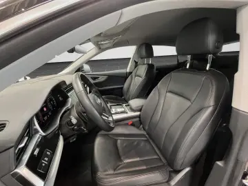 Audi Q8 55 TFSI quattro