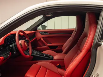 Porsche 911 Carrera GTS