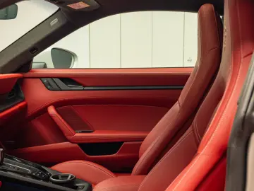 Porsche 911 Carrera GTS