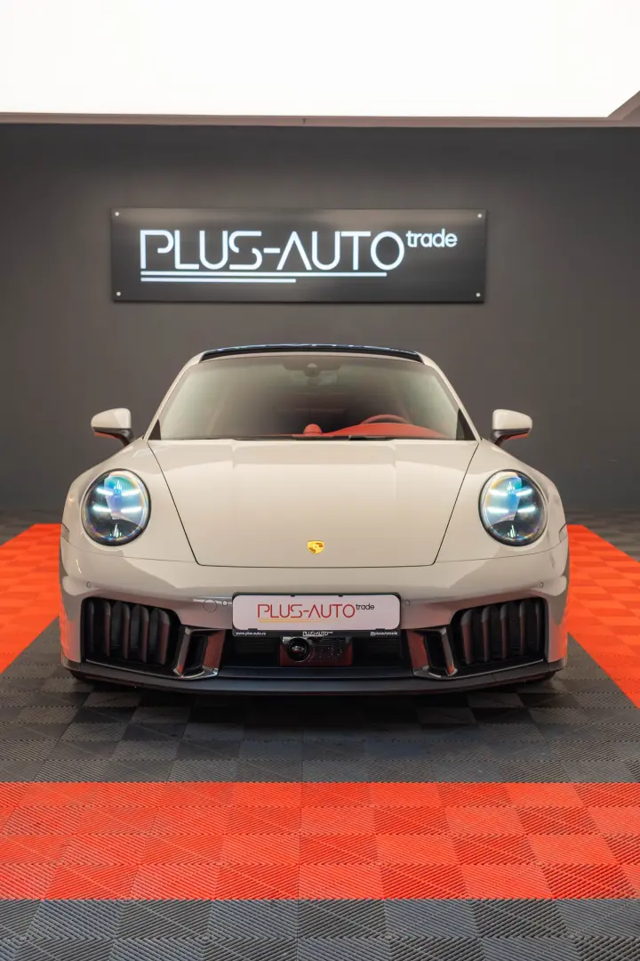 Porsche 911 Carrera GTS