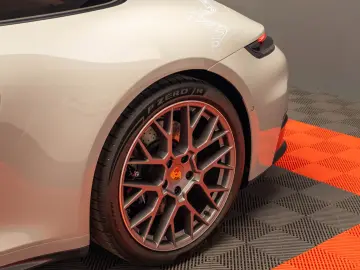 Porsche 911 Carrera GTS