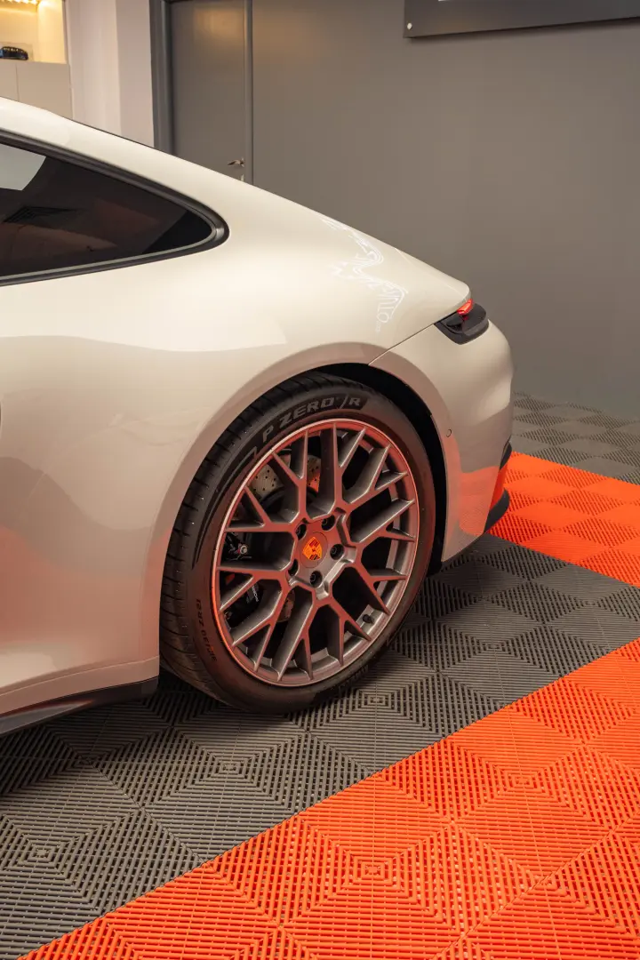 Porsche 911 Carrera GTS