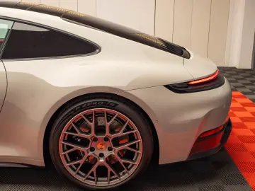 Porsche 911 Carrera GTS