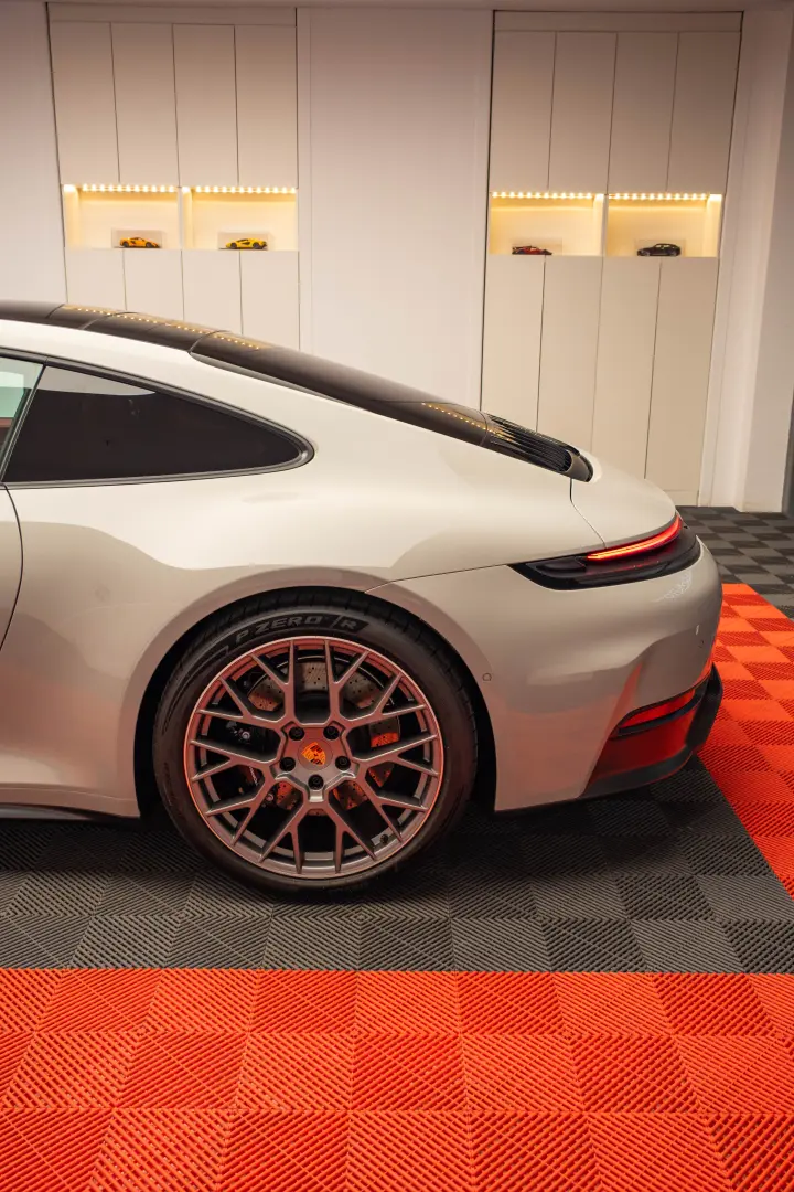 Porsche 911 Carrera GTS