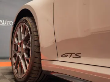 Porsche 911 Carrera GTS