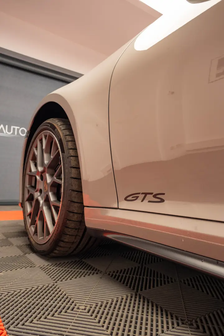 Porsche 911 Carrera GTS