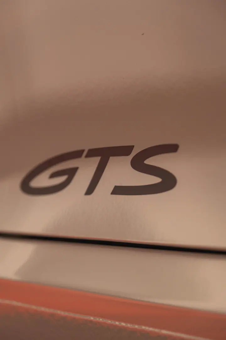 Porsche 911 Carrera GTS