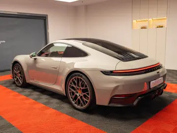Porsche 911 Carrera GTS