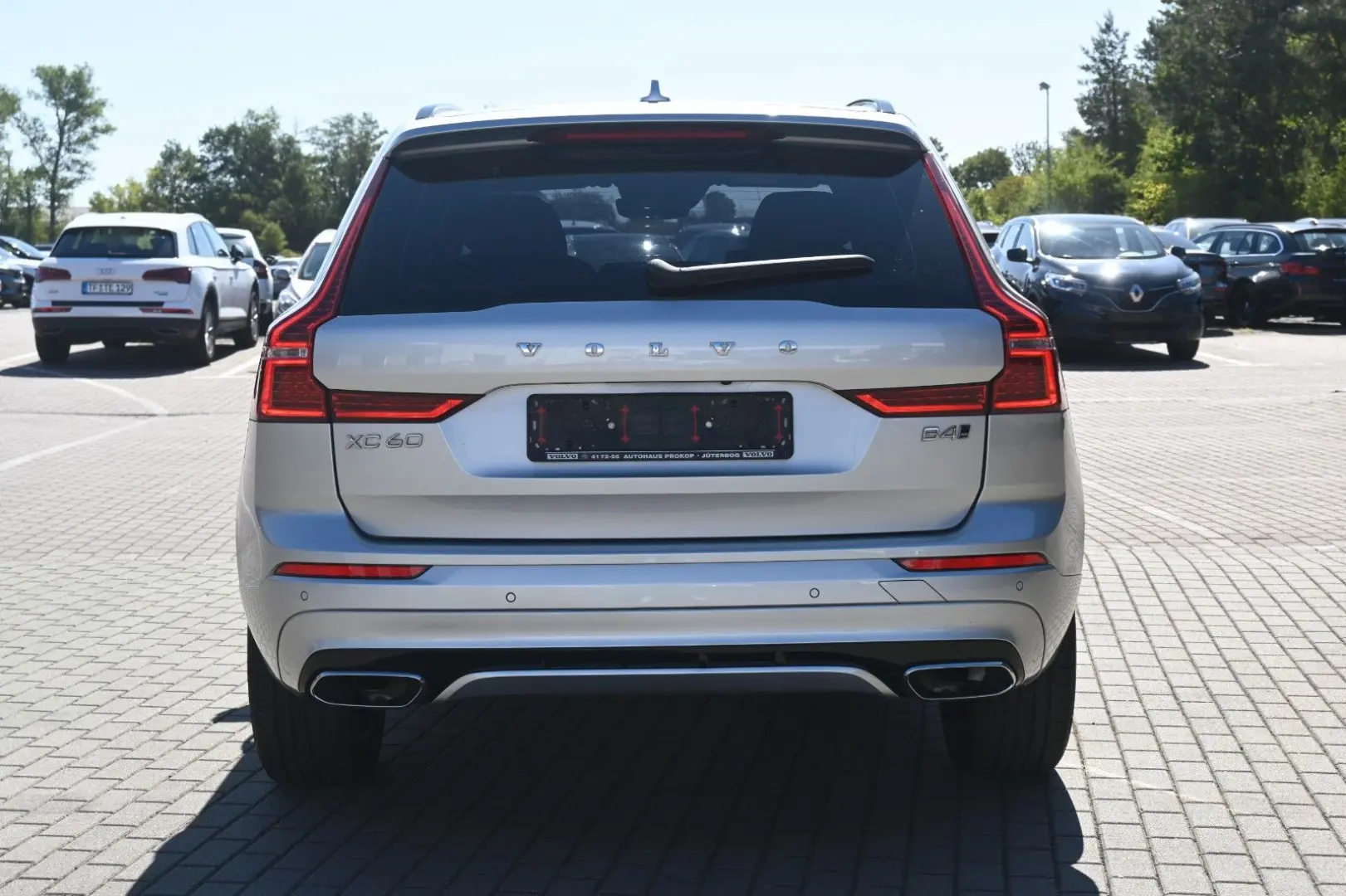 XC60 B4 D AWD R-Design*Qi*RFK*STDHZG*ACC*AHK