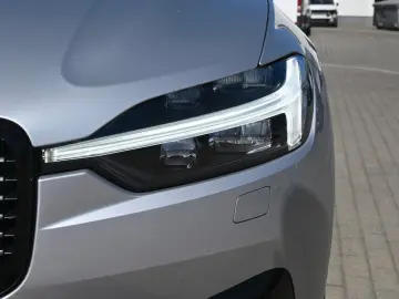 XC60 B4 D AWD R-Design*Qi*RFK*STDHZG*ACC*AHK