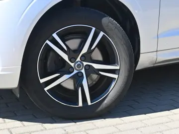XC60 B4 D AWD R-Design*Qi*RFK*STDHZG*ACC*AHK