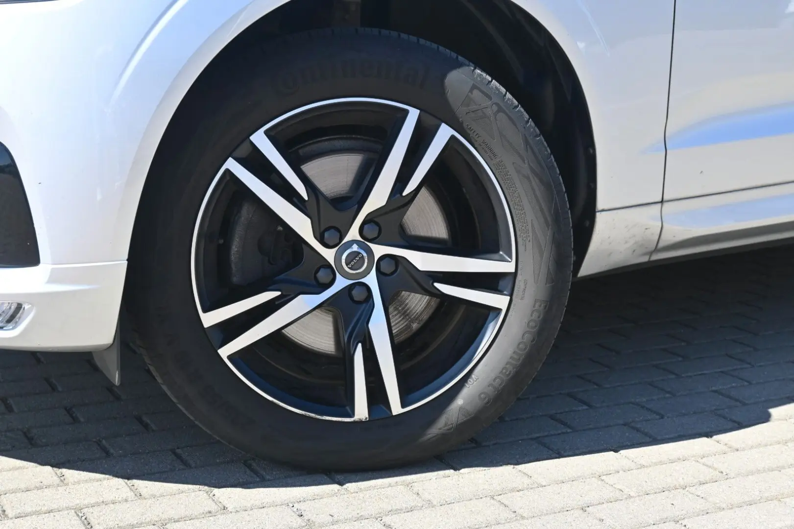 XC60 B4 D AWD R-Design*Qi*RFK*STDHZG*ACC*AHK