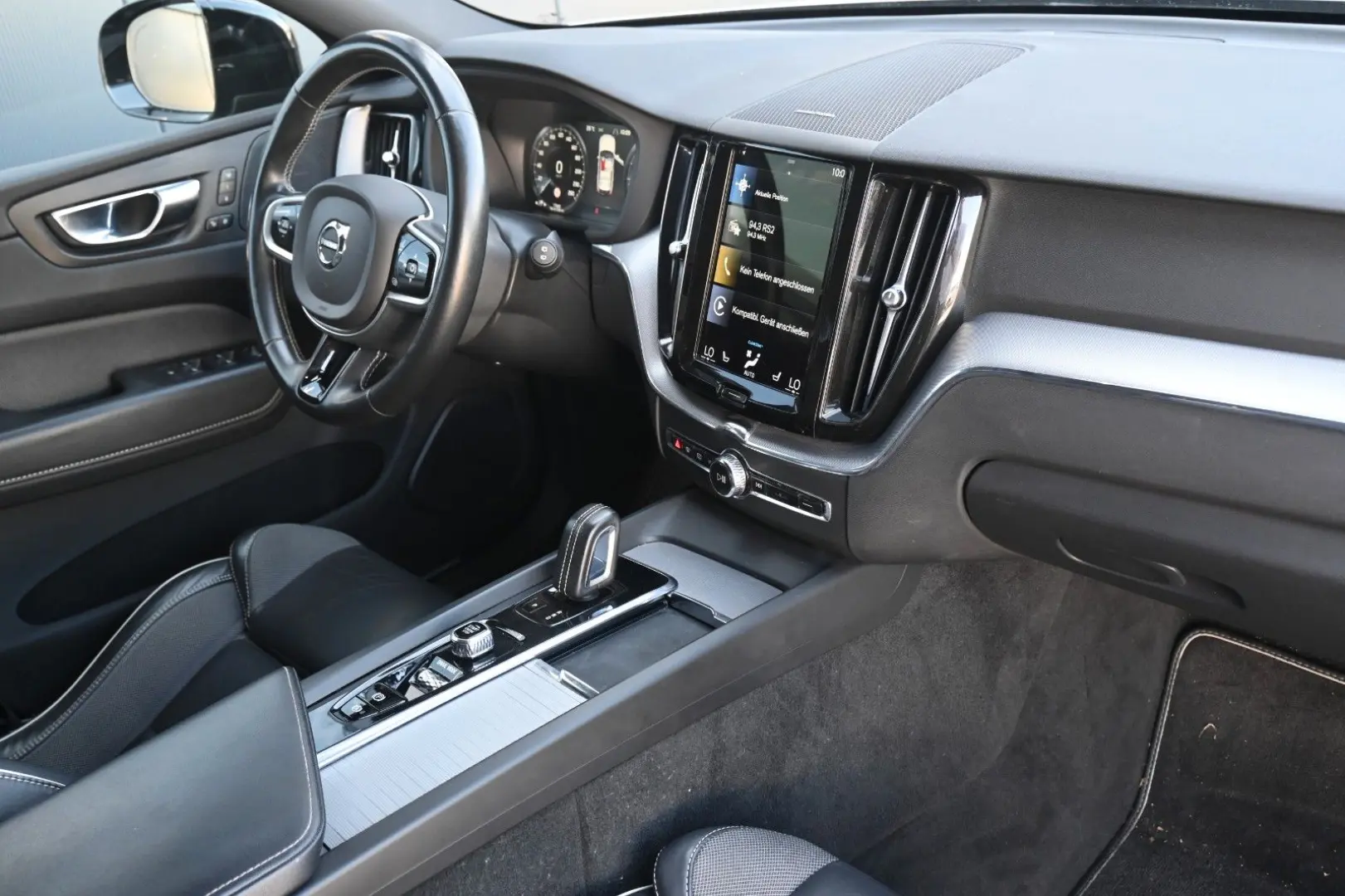 XC60 B4 D AWD R-Design*Qi*RFK*STDHZG*ACC*AHK