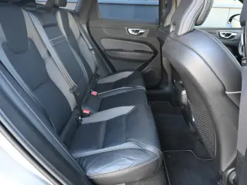 XC60 B4 D AWD R-Design*Qi*RFK*STDHZG*ACC*AHK