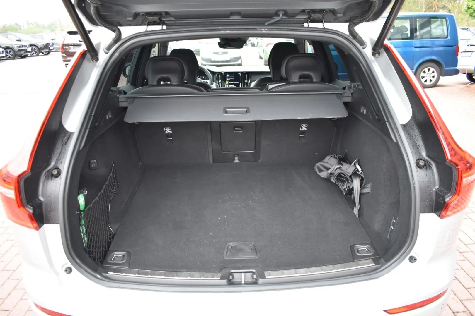 XC60 B4 D AWD R-Design*Qi*RFK*STDHZG*ACC*AHK